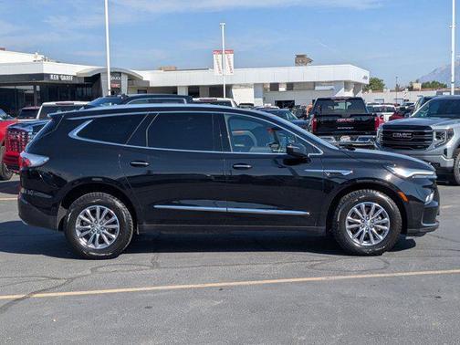 2023 Buick Enclave Essence AWD