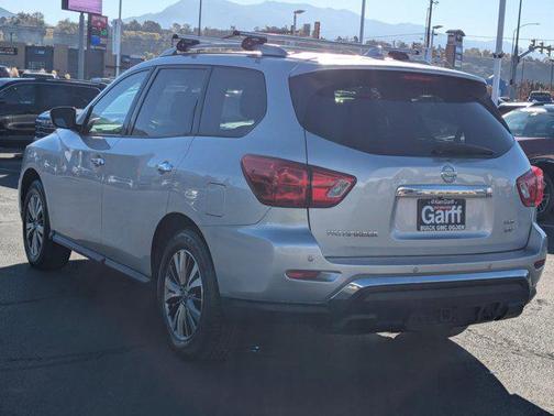 2019 Nissan Pathfinder SV