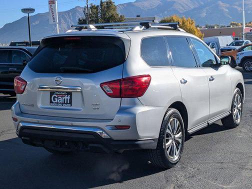 2019 Nissan Pathfinder SV