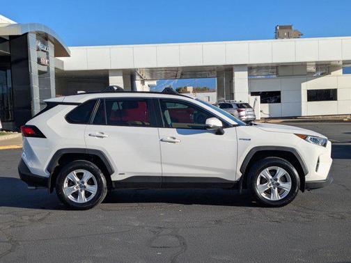 2020 Toyota RAV4 Hybrid XLE