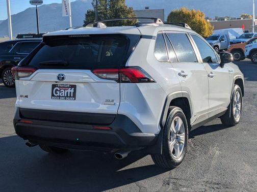 2020 Toyota RAV4 Hybrid XLE