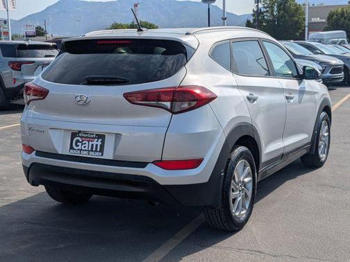2016 Hyundai TUCSON SE