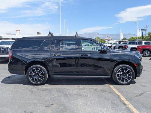 2024 Chevrolet Suburban RST
