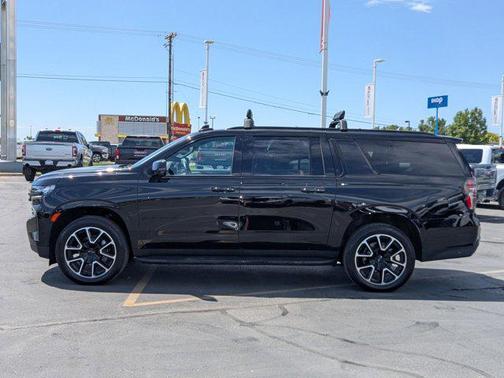 2024 Chevrolet Suburban RST