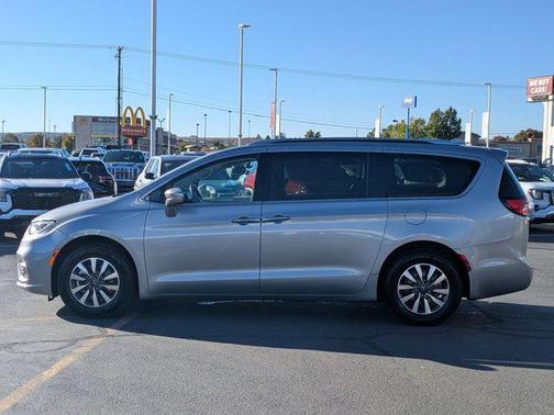 2021 Chrysler Pacifica Touring L