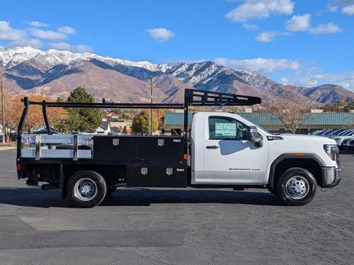 2025 GMC Sierra 3500 Base