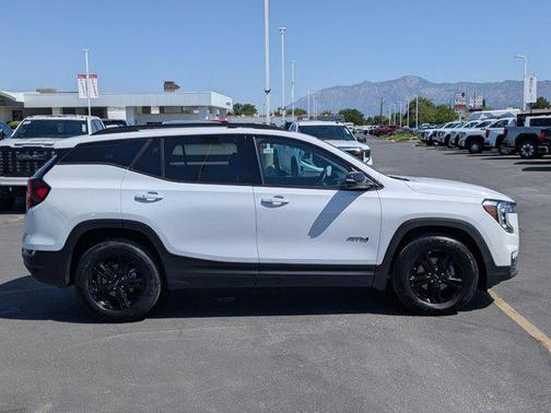 2023 GMC Terrain AWD AT4