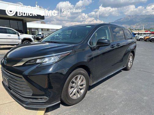 2021 Toyota Sienna LE