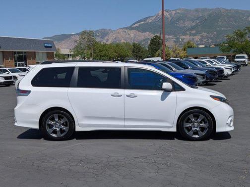 2017 Toyota Sienna SE Premium