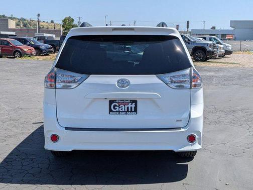 2017 Toyota Sienna SE Premium