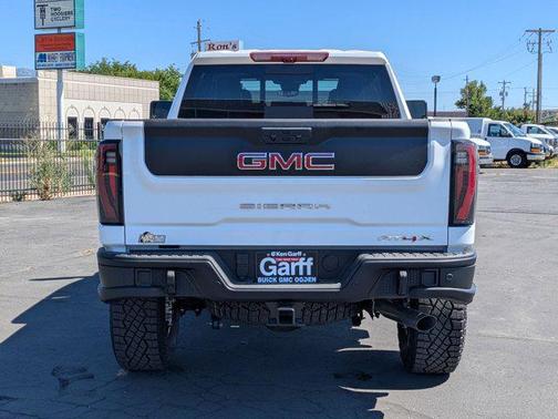 2025 GMC Sierra 2500 AT4