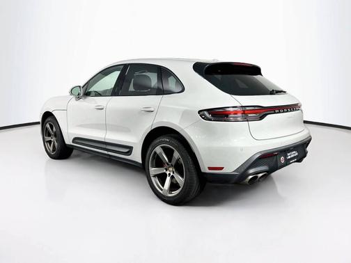 Chalk 2024 Porsche Macan