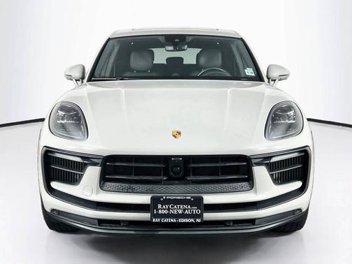 Chalk 2024 Porsche Macan