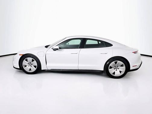 2022 Porsche Taycan 