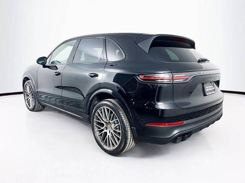 2023 Porsche Cayenne 