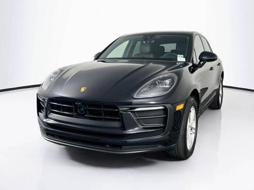 Jet Black Metallic 2023 Porsche Macan