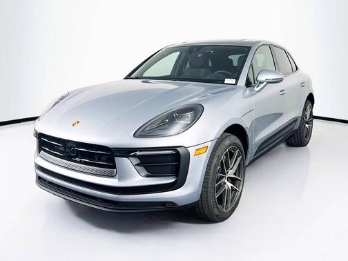 Dolomite Silver Metallic 2026 Porsche Macan