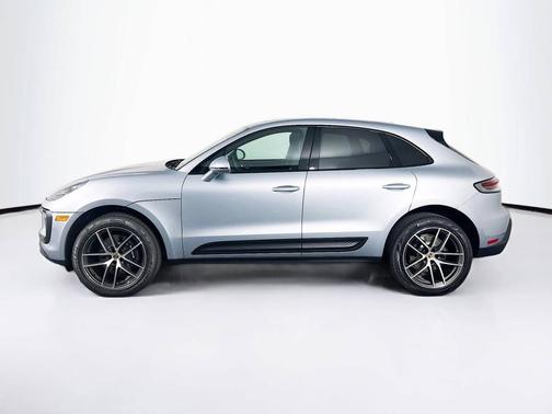 Dolomite Silver Metallic 2026 Porsche Macan