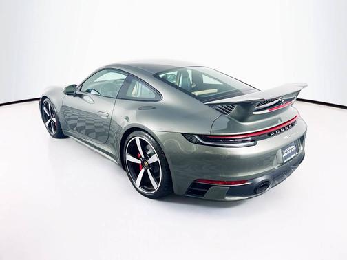Aventurine Green Metallic 2024 Porsche 911
