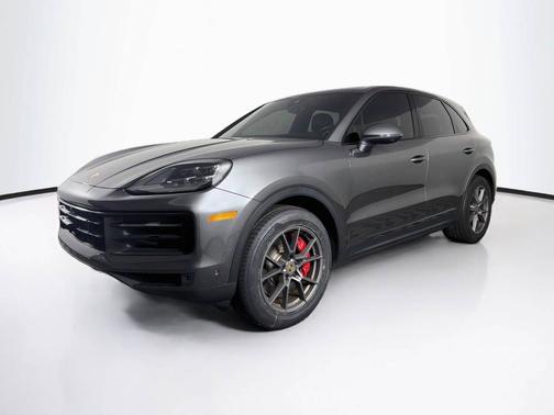 Quartzite Grey Metallic 2024 Porsche Cayenne