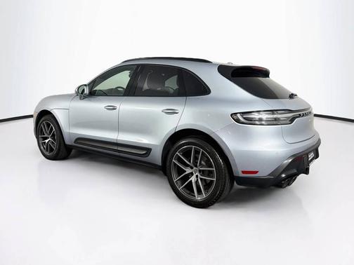 Dolomite Silver Metallic 2024 Porsche Macan