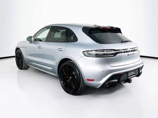 2022 Porsche Macan 