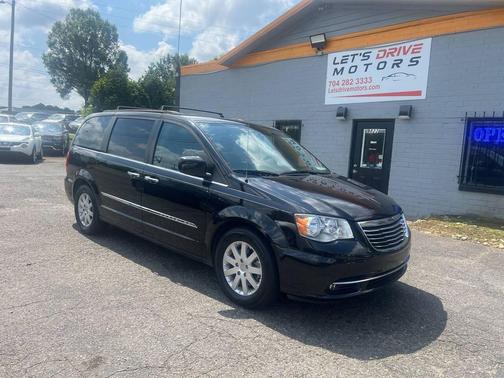 2016 Chrysler Town & Country Touring