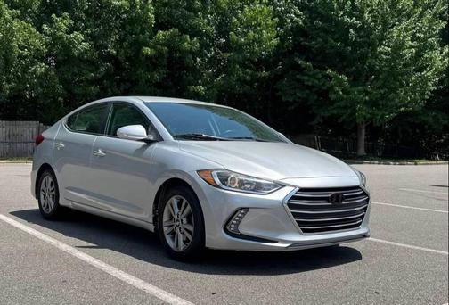 2017 Hyundai ELANTRA SE