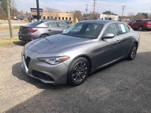 2018 Alfa Romeo Giulia Base