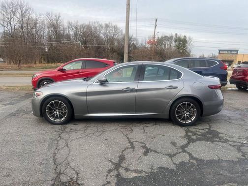 2018 Alfa Romeo Giulia Base