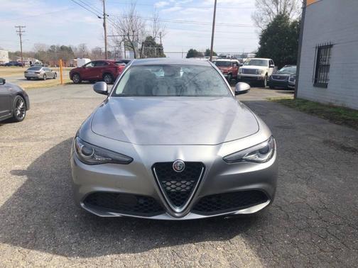 2018 Alfa Romeo Giulia Base