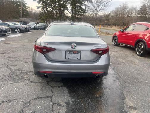 2018 Alfa Romeo Giulia Base