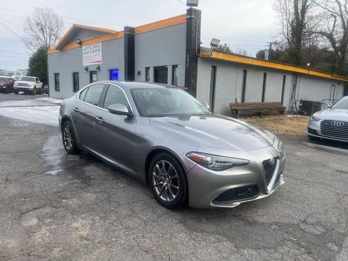 2018 Alfa Romeo Giulia Base