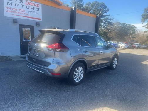 2020 Nissan Rogue SV