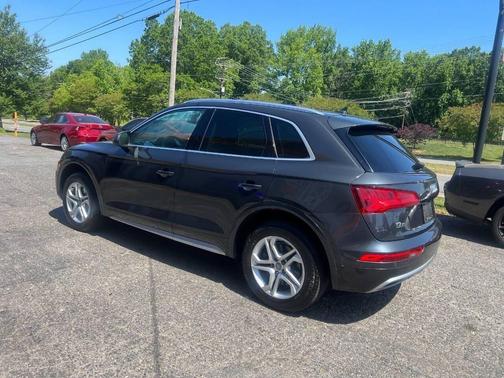 Manhattan Gray Metallic 2018 Audi Q5 2.0T Premium Plus