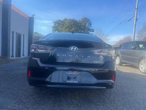 2018 Hyundai SONATA Hybrid SE