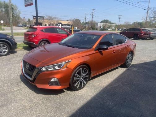 2020 Nissan Altima SR FWD