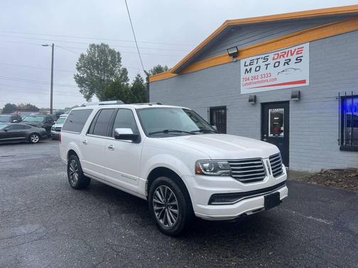 2017 Lincoln Navigator Select
