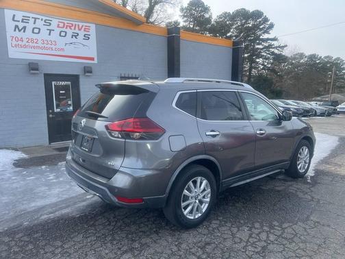 2020 Nissan Rogue SV