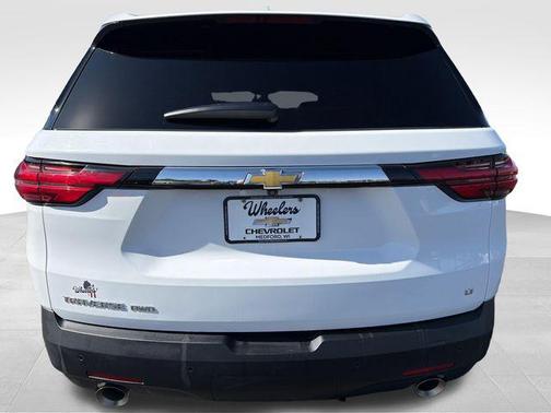 White 2022 Chevrolet Traverse LT Cloth