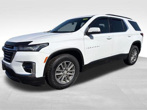 White 2022 Chevrolet Traverse LT Cloth