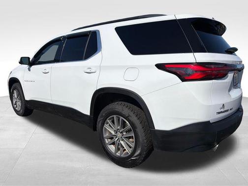 White 2022 Chevrolet Traverse LT Cloth