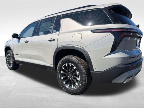 Sandstone Gray 2026 Chevrolet Traverse AWD Z71