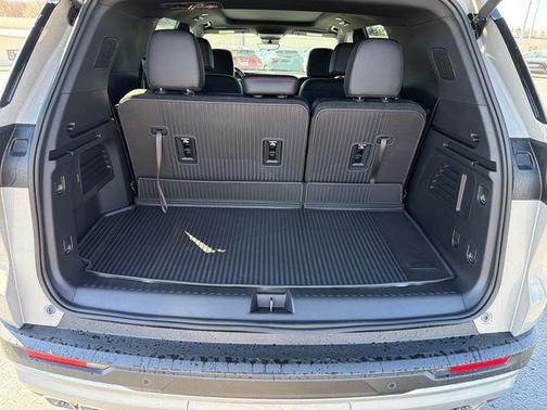 Sandstone Gray 2026 Chevrolet Traverse AWD Z71