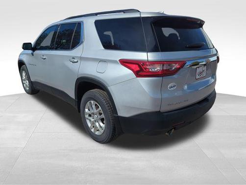 Silver Ice Metallic 2021 Chevrolet Traverse LT Leather