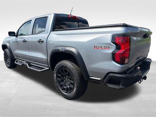 Sterling Gray Metallic 2024 Chevrolet Colorado Trail Boss