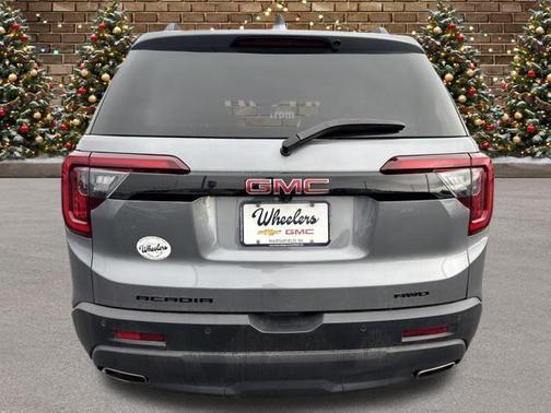 2022 GMC Acadia AWD SLT