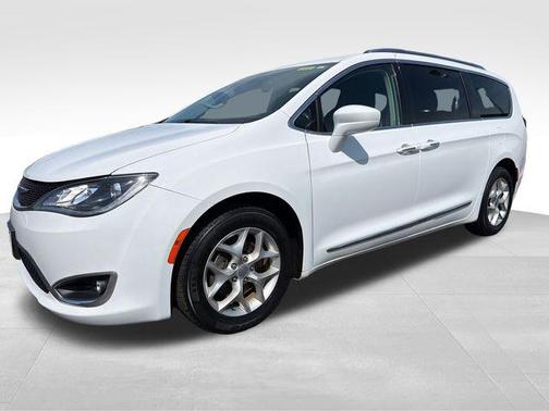 Bright White Clearcoat 2018 Chrysler Pacifica Touring-L Plus