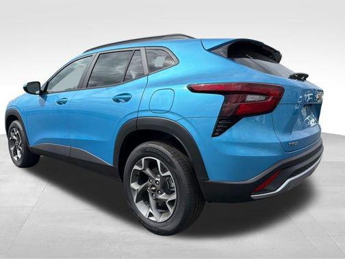 Marina Blue Metallic 2026 Chevrolet Trax LT