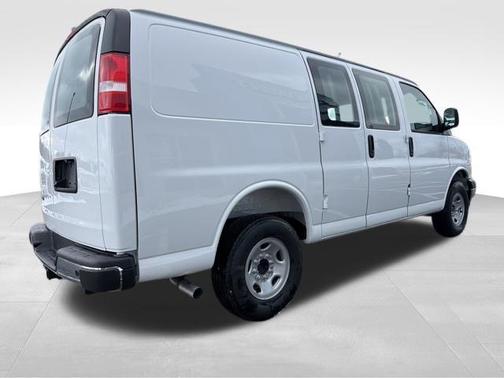 2026 Chevrolet Express 2500 2500 Regular Wheelbase, WT, RWD